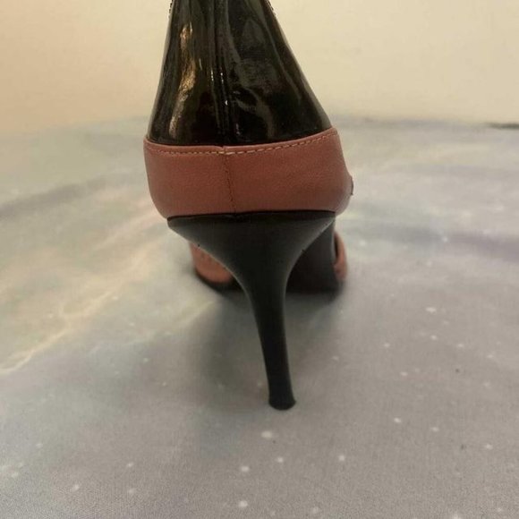 Via Spiga Wingtip Black/Rose Color Stilettos Size 7 - Picture 2 of 4